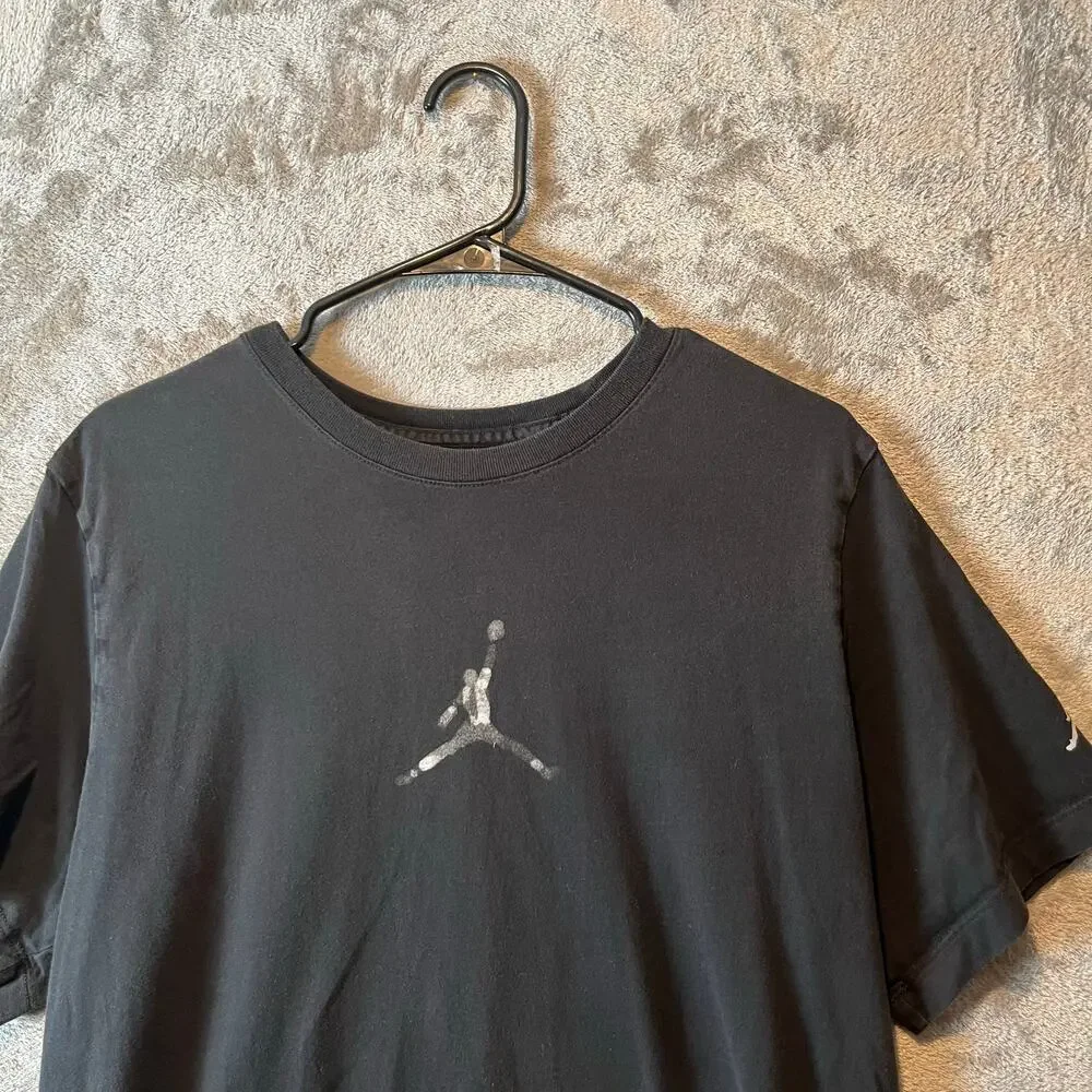 Air Jordan T-shirt XL Fd7029-010‎ Size Large Black Red
